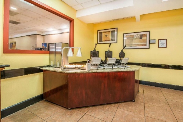 Comfort Inn & Suites Kissimmee By the Parks image 22